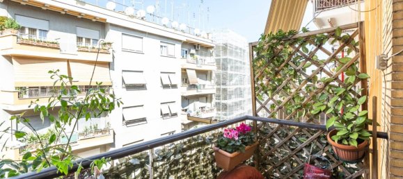 2 bedrooms Apartment in Rome, Italy No. 161380 2