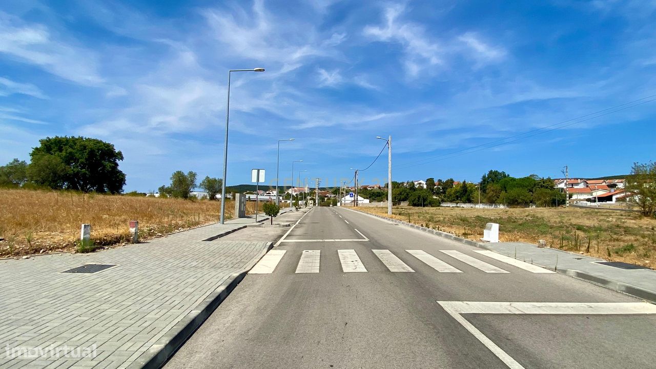 Terreno em Montalvo, Portugal 450 m² N.º 332815