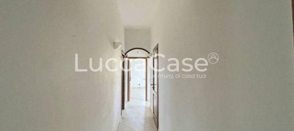 Büro in Seravezza, Italy 150m², Nr. 152971 25