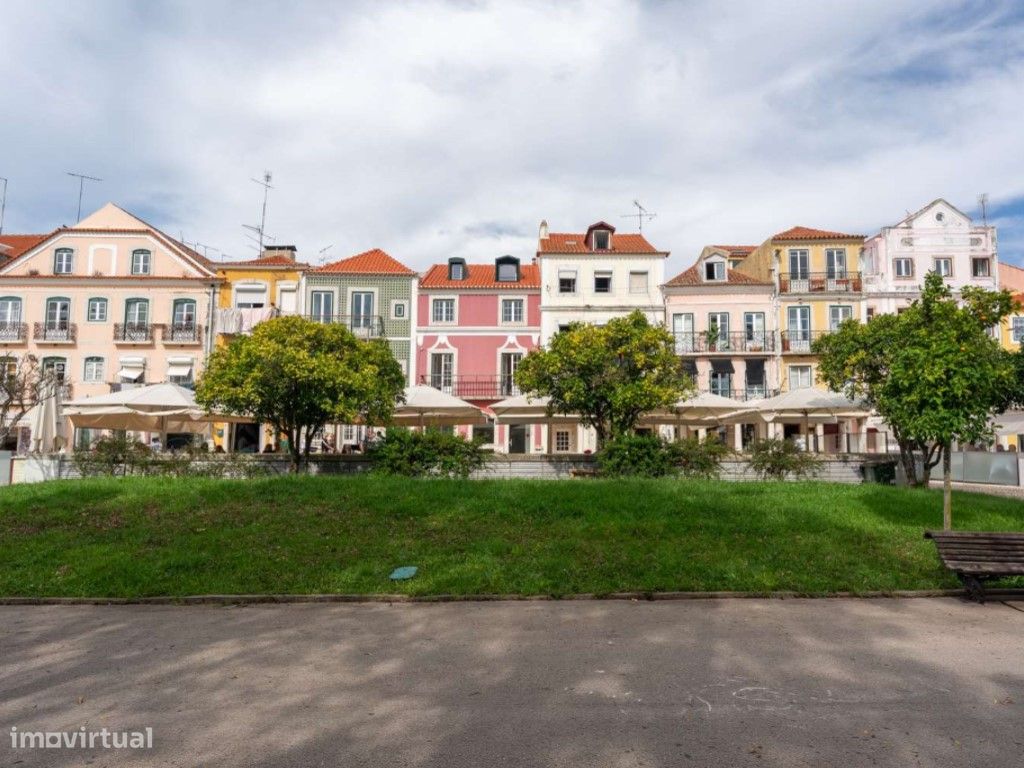 9 bedrooms Apartment in Lisbon, Portugal No. 120237