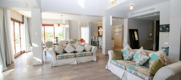 6 bedrooms Villa in Aphrodite Hills, Cyprus No. 21737 2