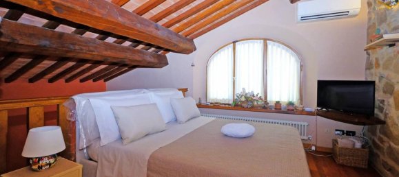 8 rooms House in Trequanda, Italy No. 26239 55
