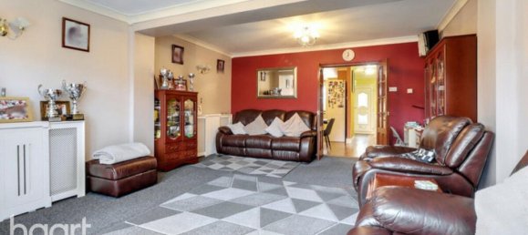 3 bedrooms House in Rainham, United Kingdom No. 4844 23