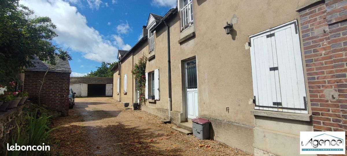 244m² Garage in Brou, France No. 90857