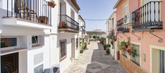 2 bedrooms Townhouse in Estepona, Spain No. 119401 3
