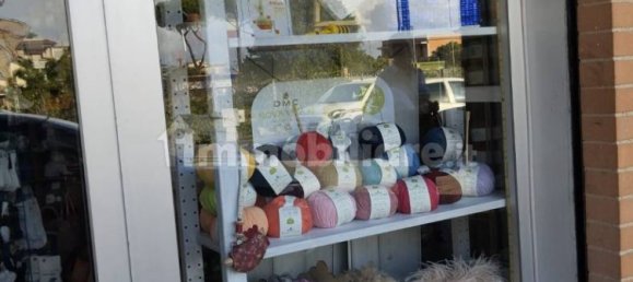 1 room Commercial property in Rome, Italy No. 32796 3