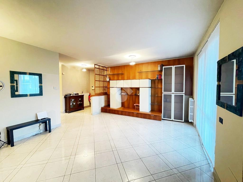 Villa T4 em Peschiera Borromeo, Italy N.º 59343