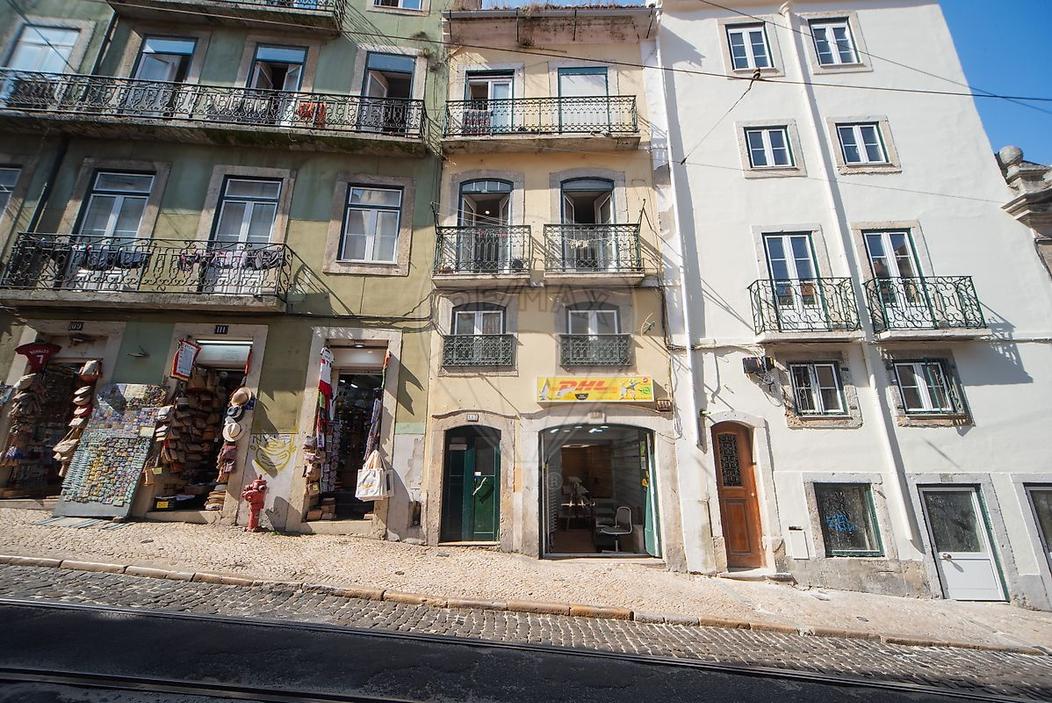 10 bedrooms Building in Lisbon, Portugal No. 317598