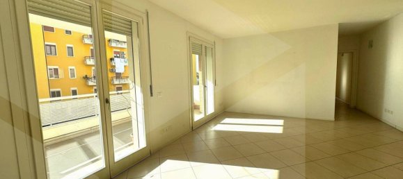 3 rooms Apartment in Vicenza, Italy No. 18574 8