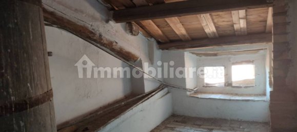 Здание с 5 комнатами в Катиньяно, Италия № 161816 6