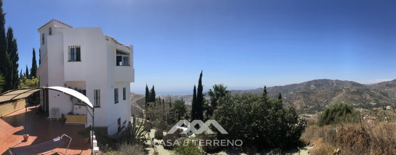 3 bedrooms Villa in Malaga, Spain No. 58824