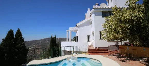 3 bedrooms Villa in Malaga, Spain No. 58824 3