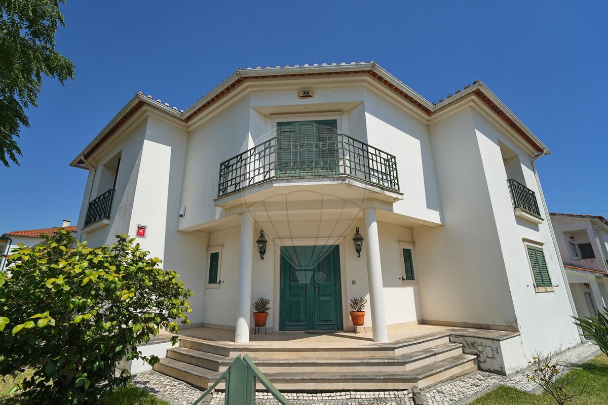 4 bedrooms Villa in Entroncamento, Portugal No. 174220