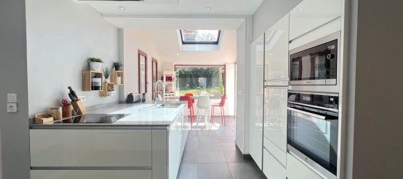 5 bedrooms House in Lorient, France No. 271889 10