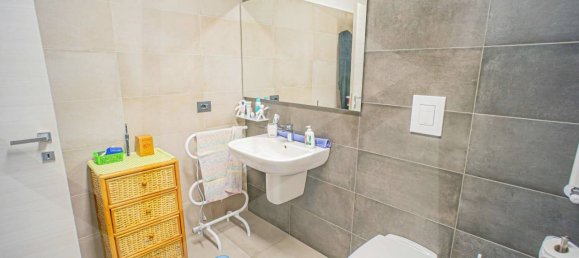 2 Schlafzimmer Wohnung in Bari, Italy, Nr. 29841 50