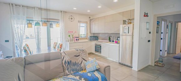 2 Schlafzimmer Wohnung in Bari, Italy, Nr. 29841 40