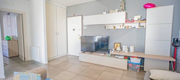 2 Schlafzimmer Wohnung in Bari, Italy, Nr. 29841 23