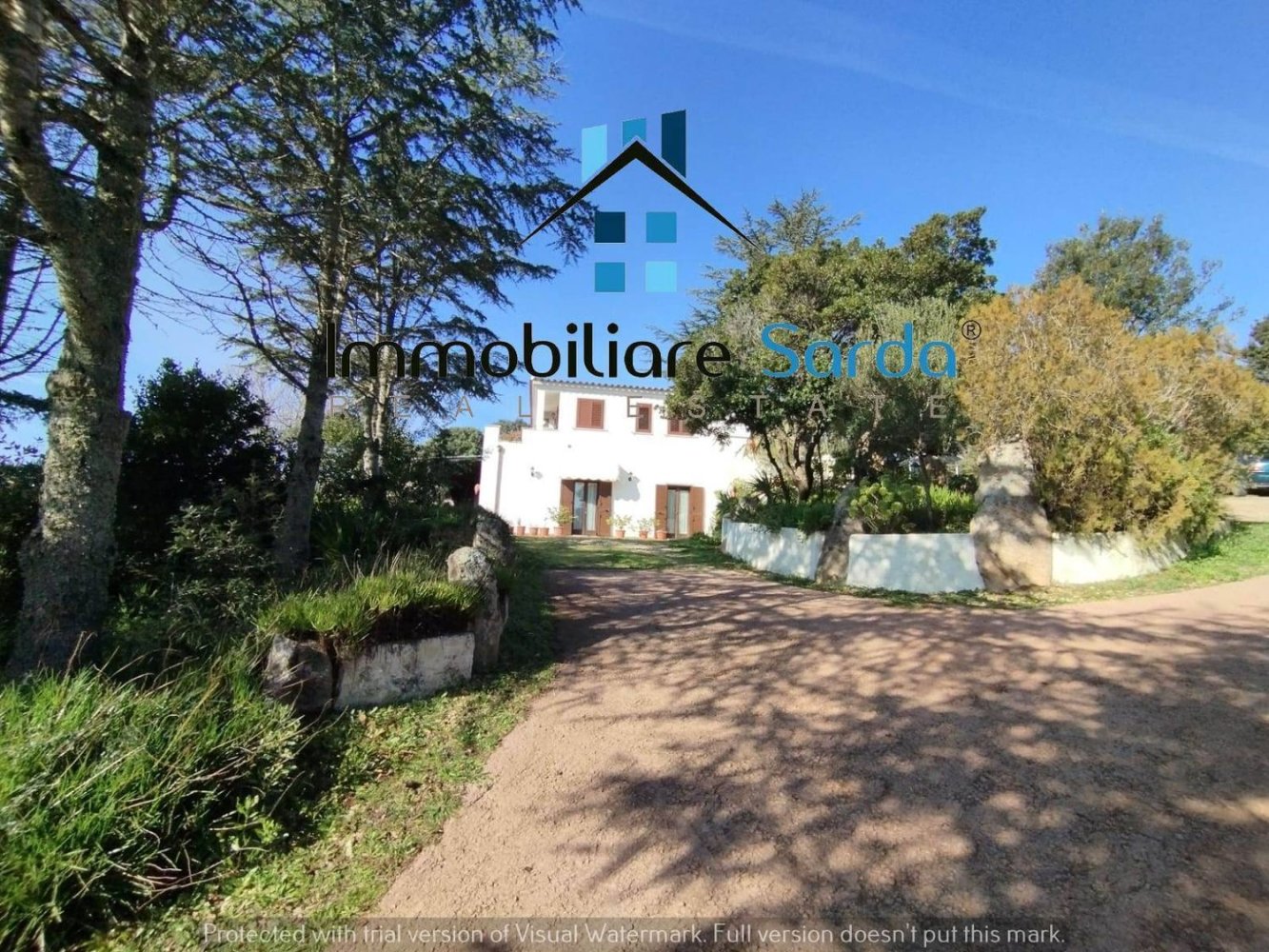 Casa de 11 habitaciónes en Tempio Pausania, Italy No. 300201