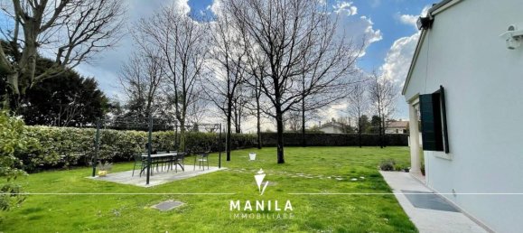 8 rooms Villa in Paese, Italy No. 40839 2