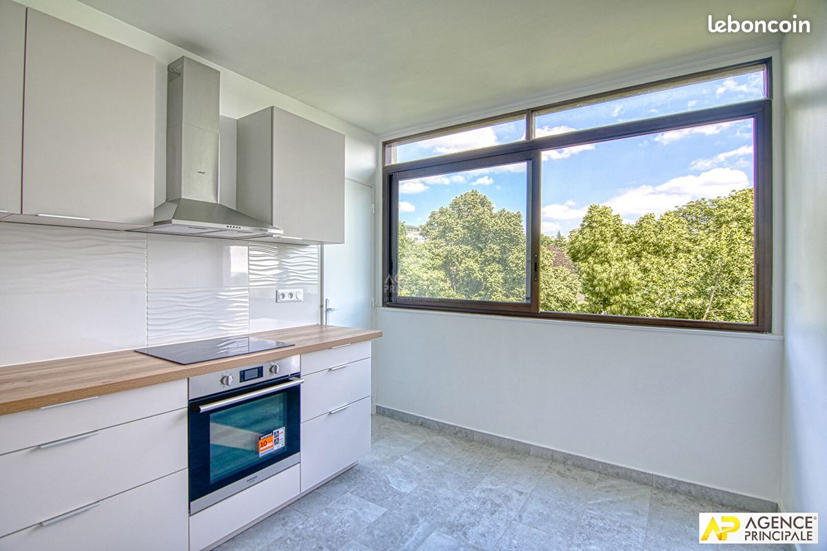 3 Schlafzimmer Wohnung in Saint-Germain-en-Laye, France, Nr. 164685