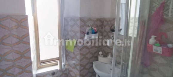 2 bedrooms Apartment in Tizzano Val Parma, Italy No. 196747 3