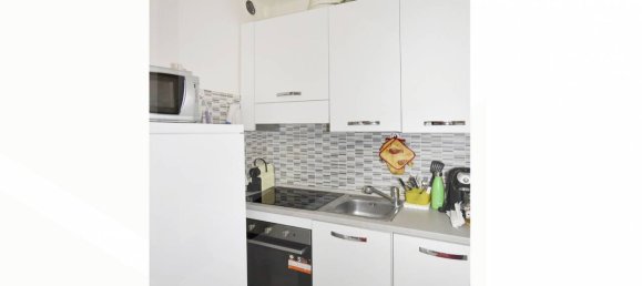 3 rooms Apartment in San Donato Milanese, Italy No. 22075 8