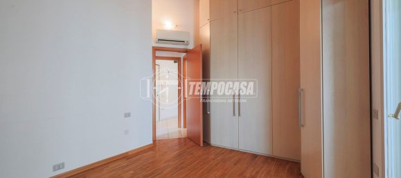 Apartamento de 3 dormitorios en Ravenna, Italy No. 320098 15