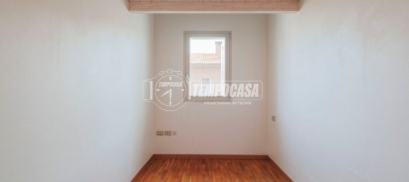 Apartamento de 3 dormitorios en Ravenna, Italy No. 320098 13