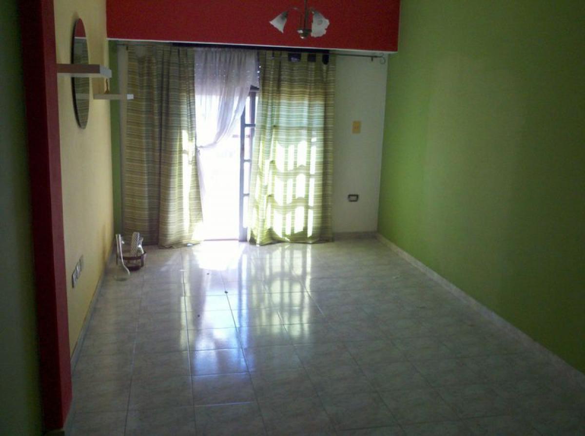 Apartamento de 2 dormitorios en San Miguel, Argentina No. 83819