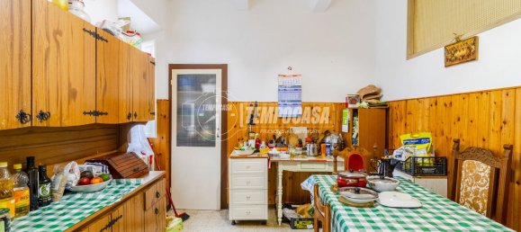 4-Zimmer Wohnung in Macerata, Italy, Nr. 75360 5