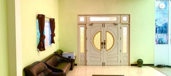 2 bedrooms Bungalow in Bangkok, Thailand No. 19292 2