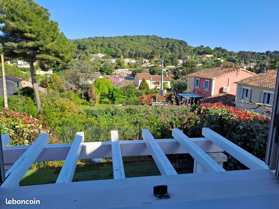 Вилла с 3 спальнями в Валлорис, Франция № 321958