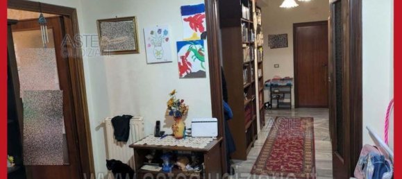 5 bedrooms Apartment in Rome, Italy No. 334104 2