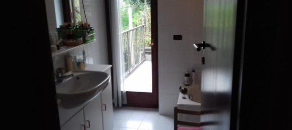2 bedrooms House in Sondrio, Italy No. 257222 2