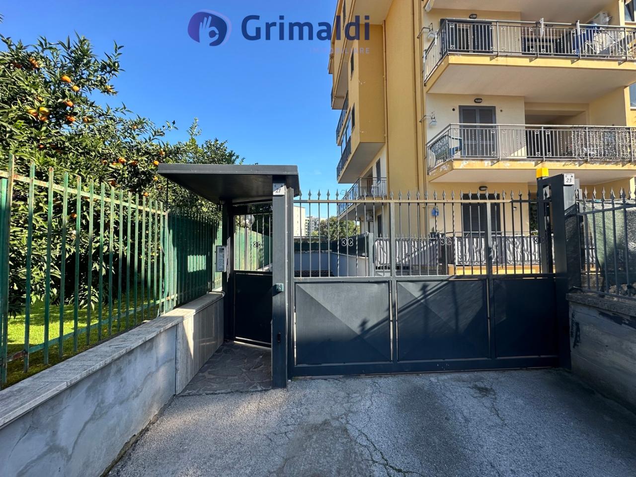 18m² Garage in Acerra, Italy No. 14648