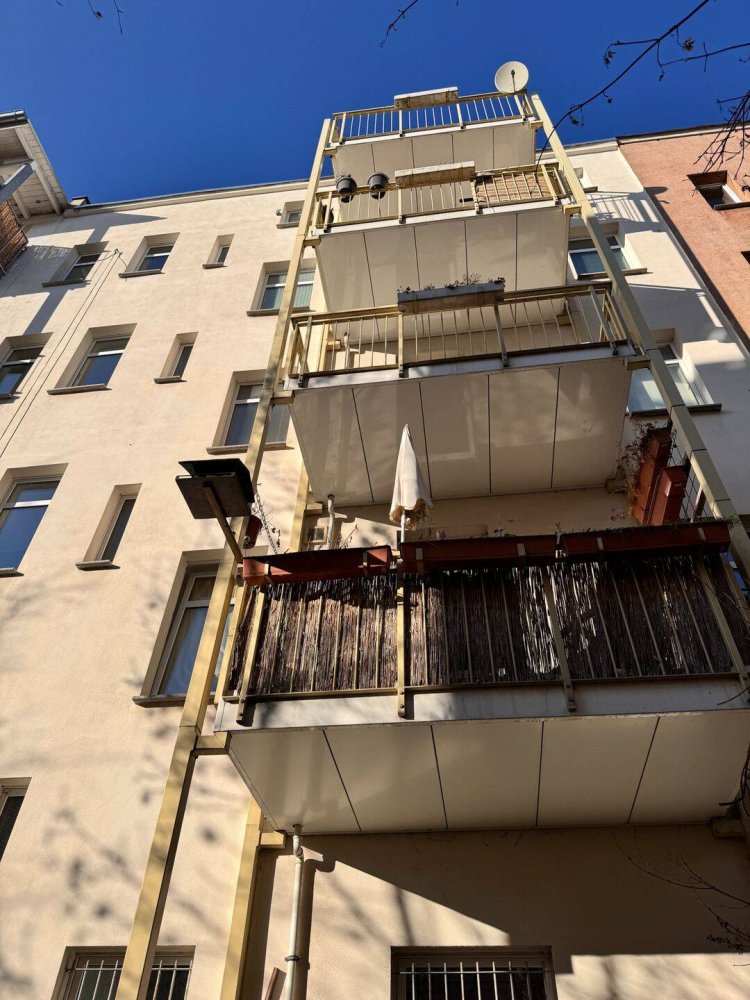 Edificio de 11 habitaciónes en Gera, Germany No. 360278