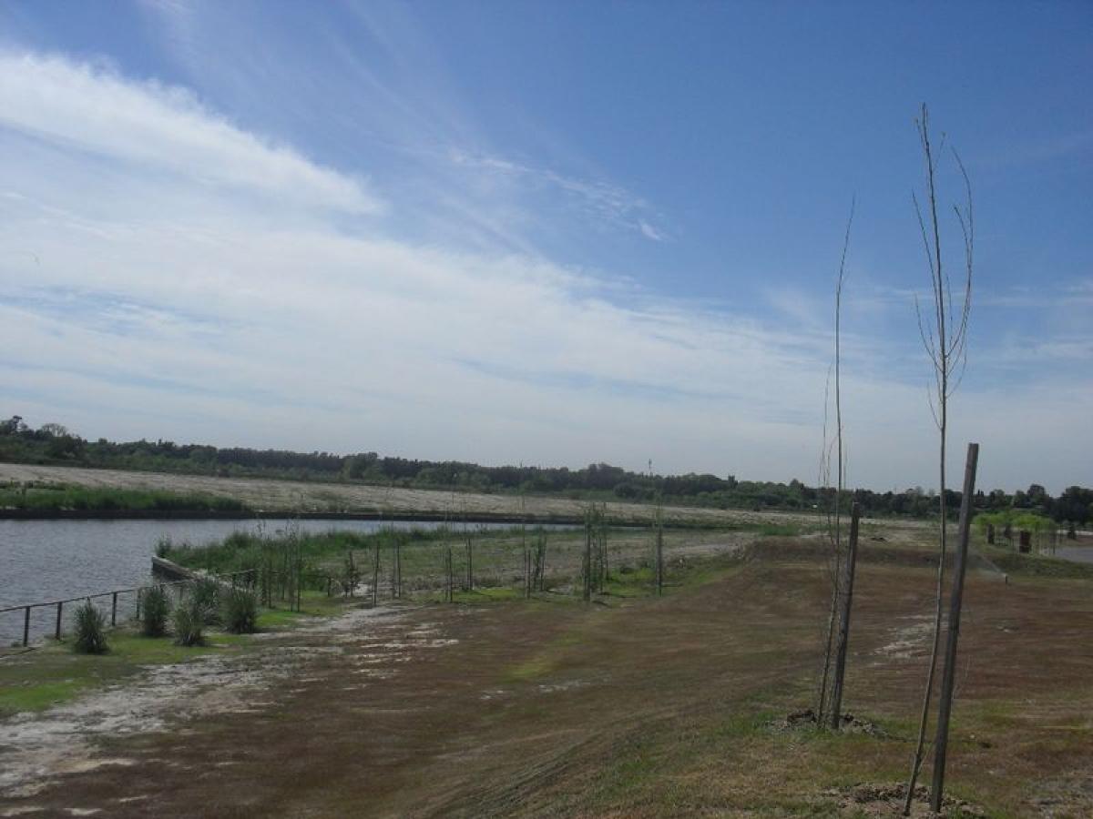  Land in Escobar, Argentina No. 120901