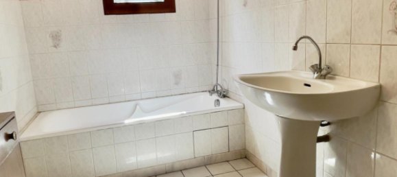 2 Schlafzimmer Haus in Mayenne, France, Nr. 316948 8