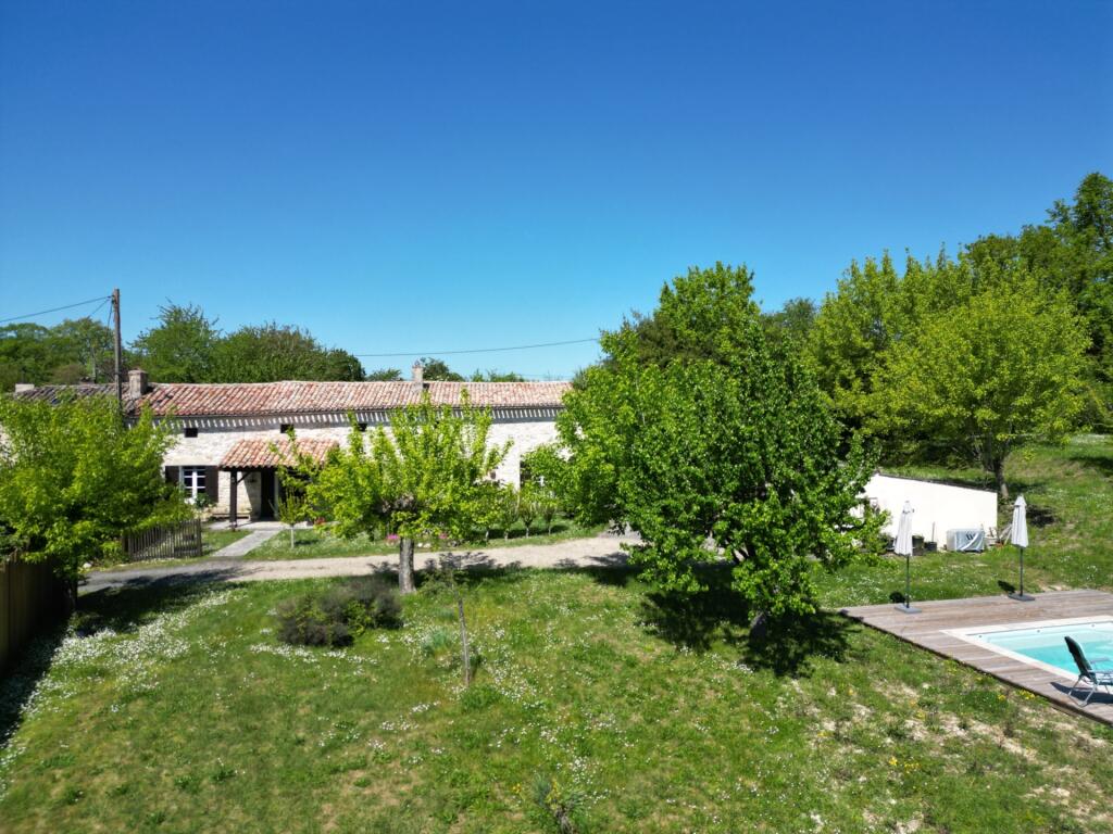 3 bedrooms Castles in Occitanie, France No. 339173