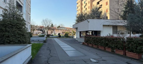 4-Zimmer Penthouse in Cinisello Balsamo, Italy, Nr. 221884 12