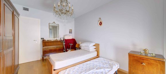 4 bedrooms Apartment in Turin, Italy No. 339615 19