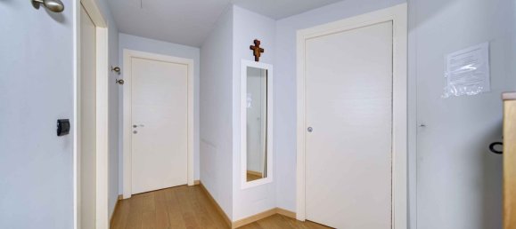 4 bedrooms Apartment in Turin, Italy No. 339615 11