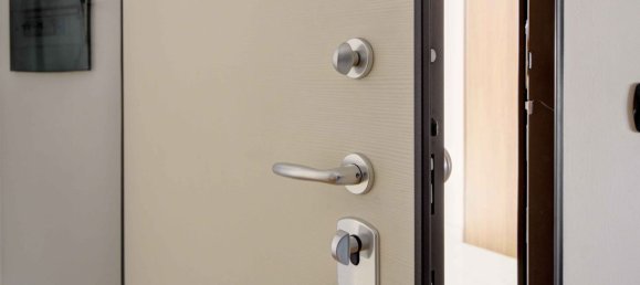 4 bedrooms Apartment in Turin, Italy No. 339615 4