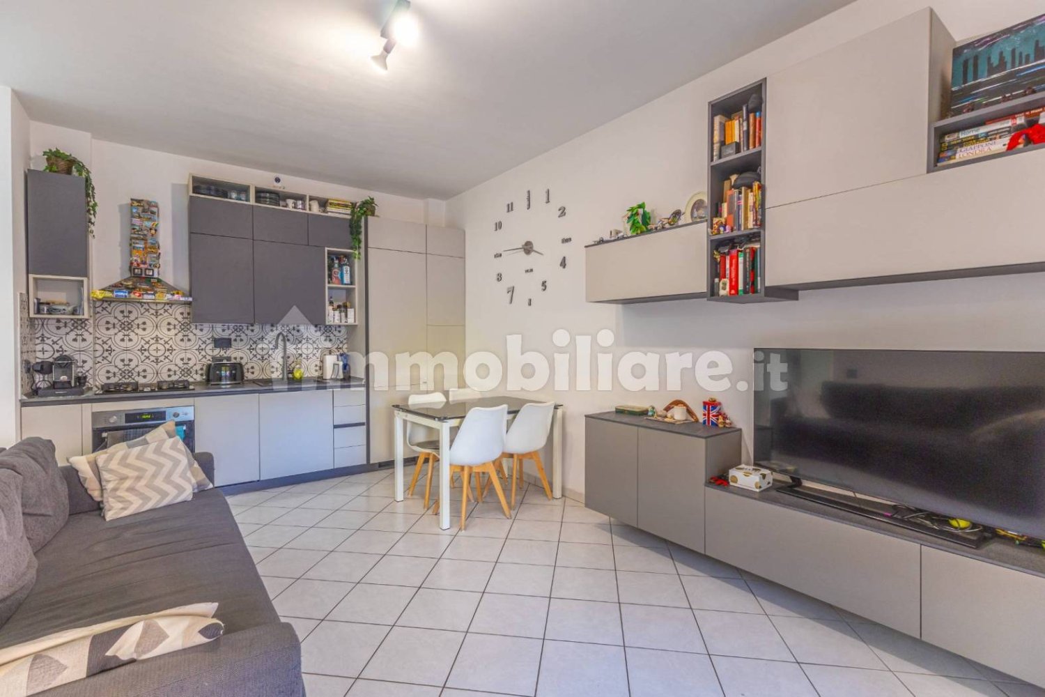 Apartamento de 1 dormitorio en Fiumicino, Italy No. 350291