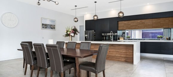 13 bedrooms House in Bardia, Australia No. 995 12