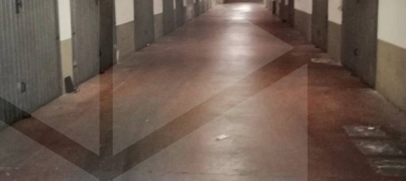 1 room Garage in Rome, Italy No. 19880 4