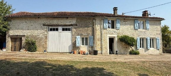 4 bedrooms Castles in Charente, France No. 301444 2
