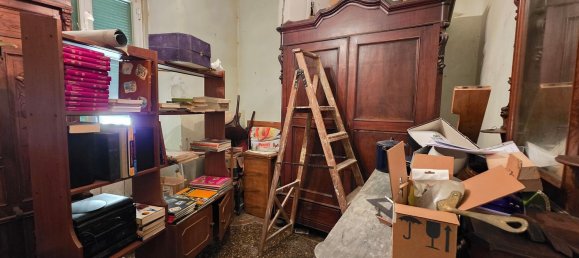 5 rooms Apartment in Genoa, Italy No. 189197 3