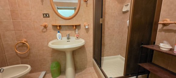 5 rooms Apartment in Genoa, Italy No. 189197 7