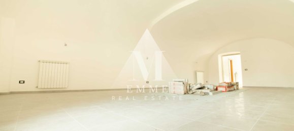 4-salle Propriété commerciale à L'Aquila, Italy No. 124499 2